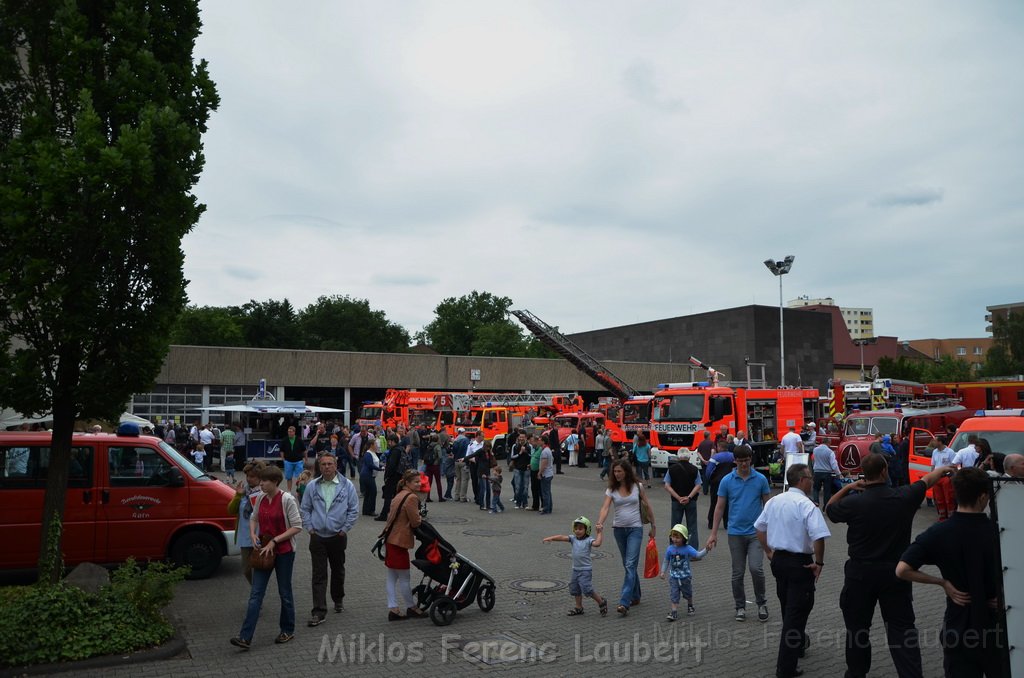 Tag der Offenen Tuer BF Koeln Weidenpesch Scheibenstr P147.JPG